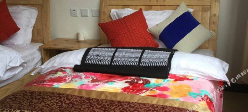 元阳山外青山客栈图片