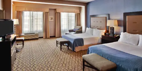 底特律大都會機場假日酒店