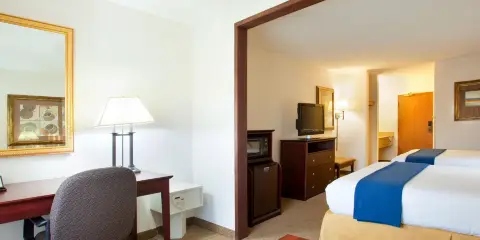 芝加哥西北弗農山智選假日酒店