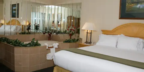 洲際酒店集團旗下的智選假日酒店及套房沃特敦-千島