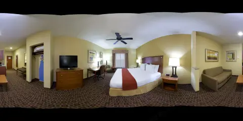 Holiday Inn Express 麥庫姆