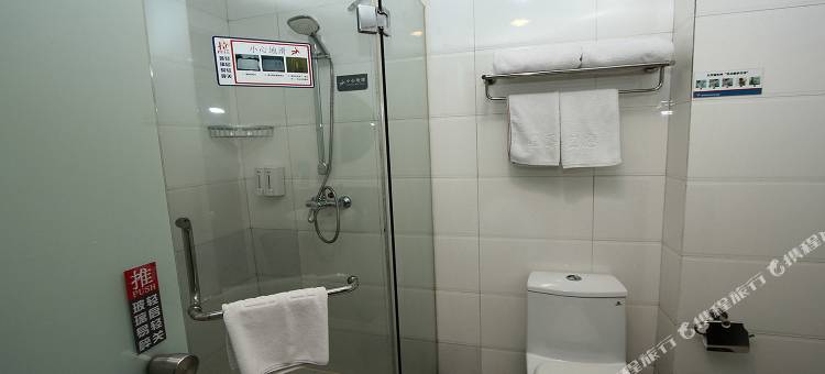 轻住联盟·万客隆酒店(菏泽汽车总站店)图片