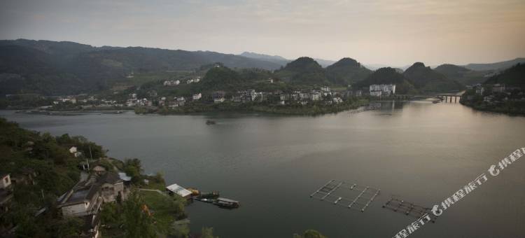 河畔家园(芙蓉镇景区大瀑布店)图片