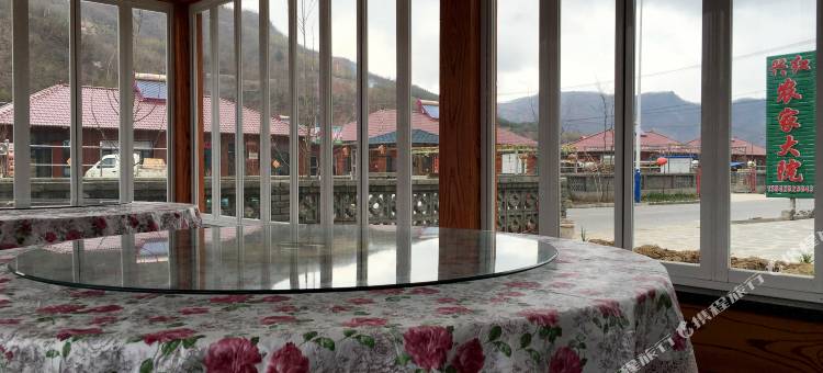 宽甸东北老乡家院图片