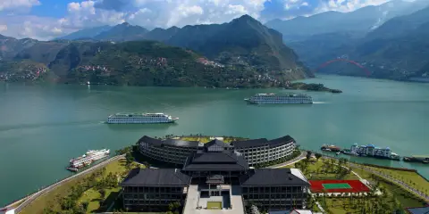 巫山江山紅葉兩江假日酒店