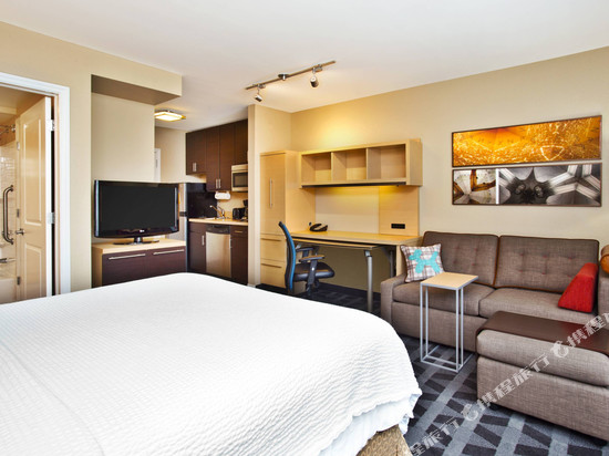 长岛共和机场/法明代尔万豪TownePlace酒店