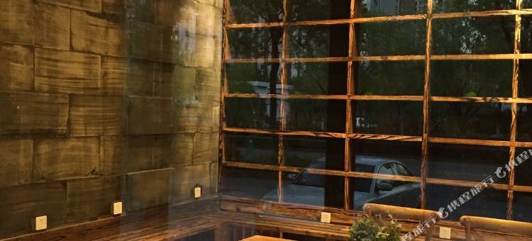 苏荷国际青年旅社(上海七莘路地铁站店)图片