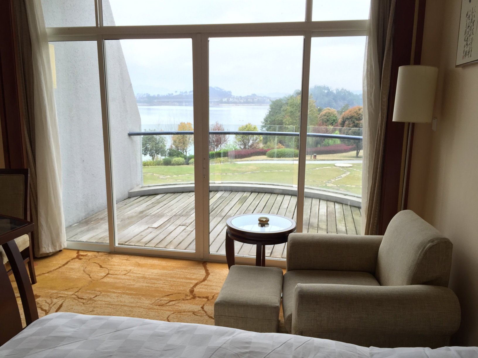 Tachee Island Holiday Hotel Over view