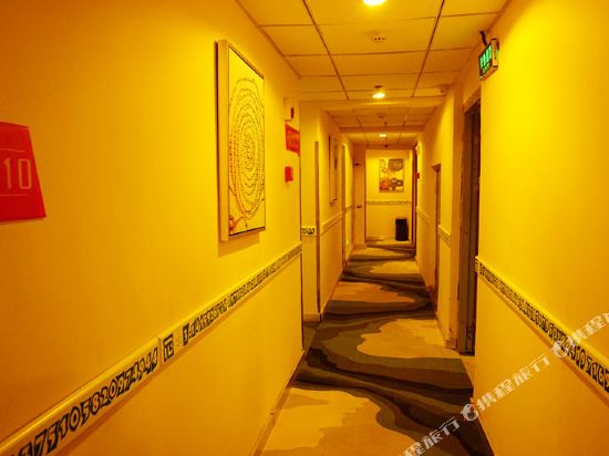 派酒店(西宁火车站店)_地址:互助西路144号小商