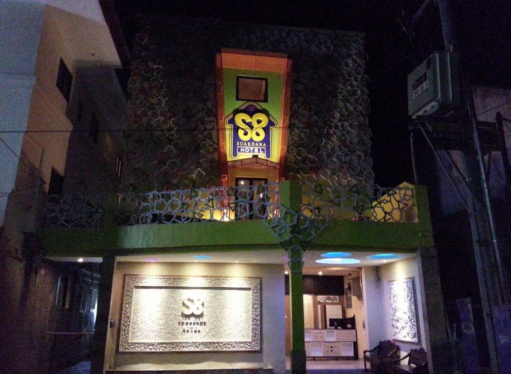 S 8 Suardana Hotel Hotel Reviews And Room Rates - 