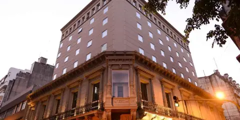 Mérit by Amérian San Telmo