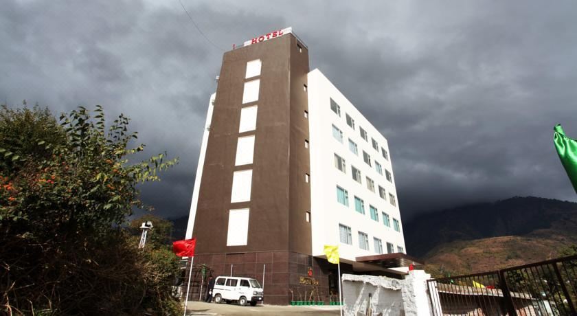 Lemon Tree Hotel Katra Hotel Reviews And Room Rates - 