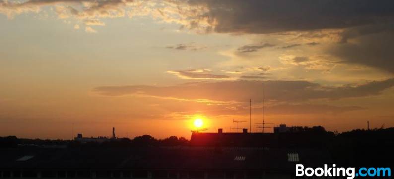 EnjoyHotel Garni Korntal Stuttgart b&b Parkplatz Sprinter Penny ETank图片