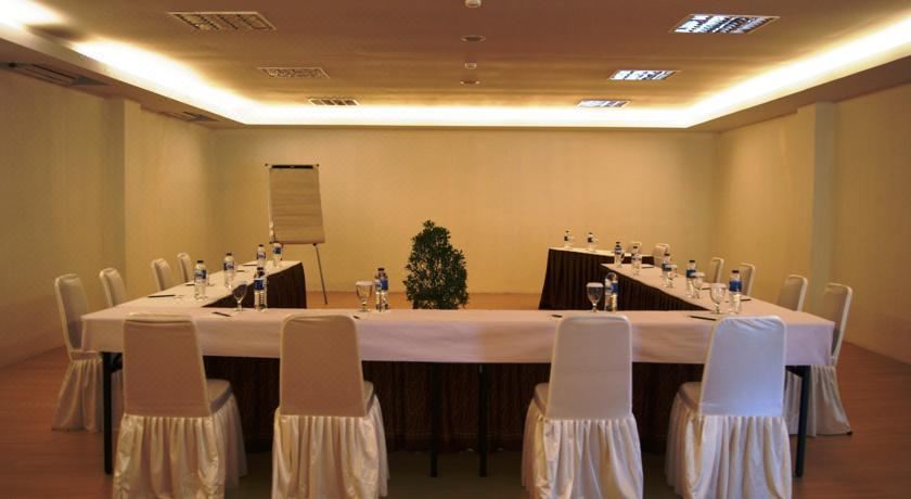 Kyriad Arra Hotel Cepu Hotel Rates And Room Booking Tripcom - 