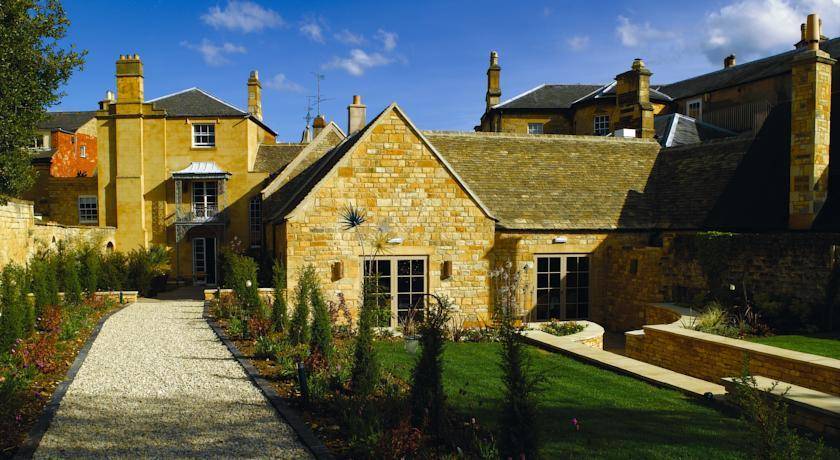 科茨沃尔德水疗酒店(Cotswold House Hotel and Spa - "A Bespoke Hotel")