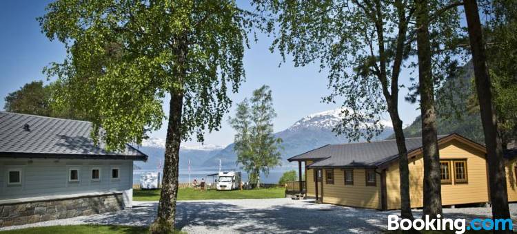 金沙维克露营酒店(Kinsarvik Camping)图片