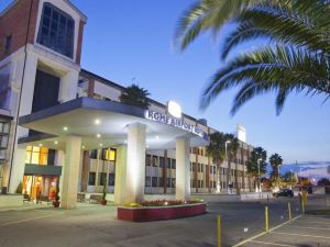 Rome Fiumicino Airport Hotels Reservations From Usd 41 Ctirp Leonardo Da Vinci Rome Airport Hotel