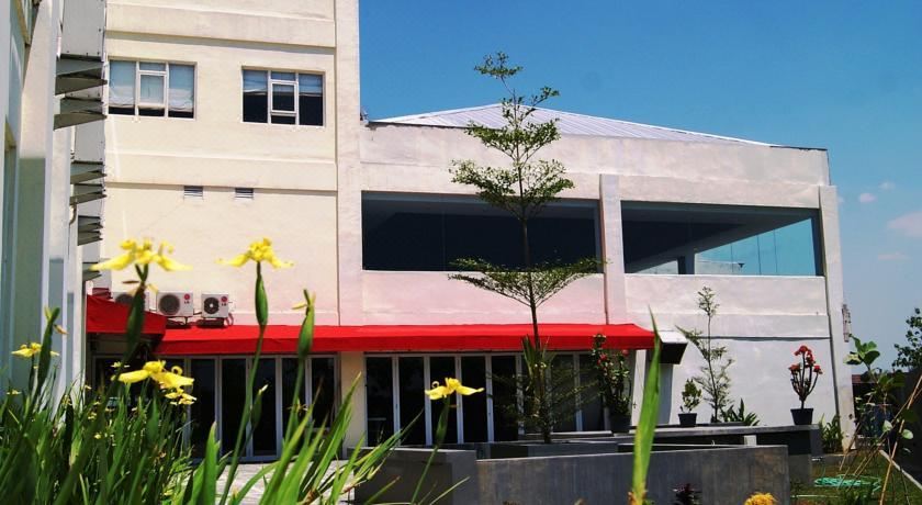 Kyriad Arra Hotel Cepu Hotel Rates And Room Booking Tripcom - 
