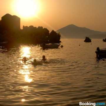 米特罗维奇米罗瑟公寓酒店(Apartments Mitrov