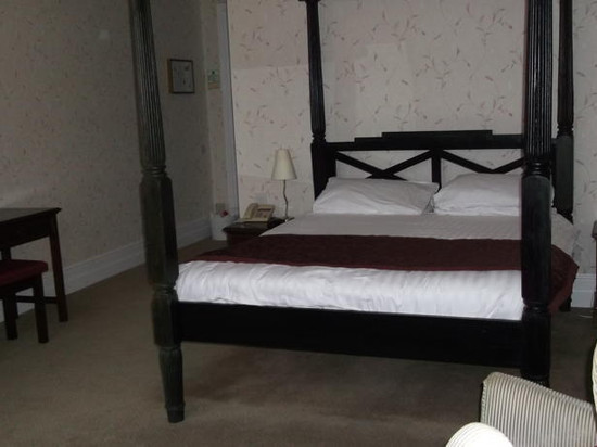 修道士冲击平原乡村别墅酒店