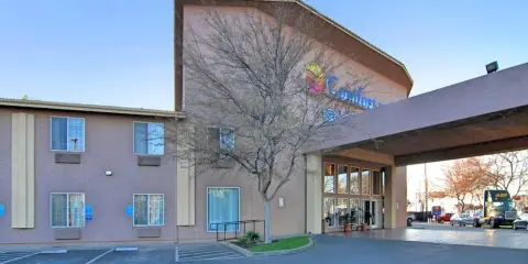西北弗雷斯諾凱藝酒店