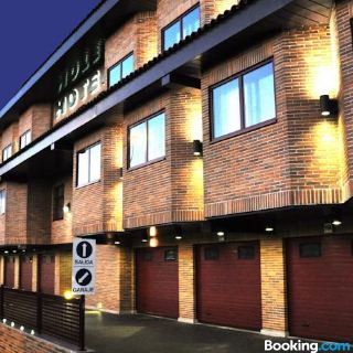 拉斯·罗萨斯·德·马德里Las Rozas Village攻