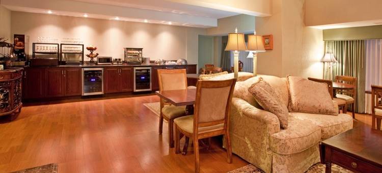 克莱顿广场酒店(Clayton Plaza Hotel & Extended Stay)图片