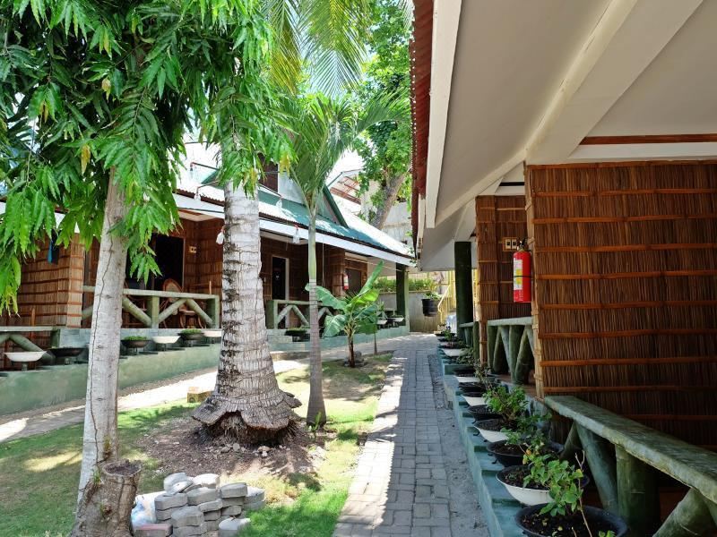 두말루안 비치 리조트 (Dumaluan Beach Resort)