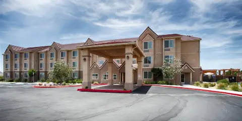 紐馬克特貝斯特韋斯特套房酒店