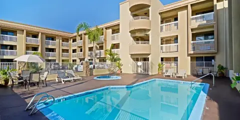 丘拉維斯塔旅館