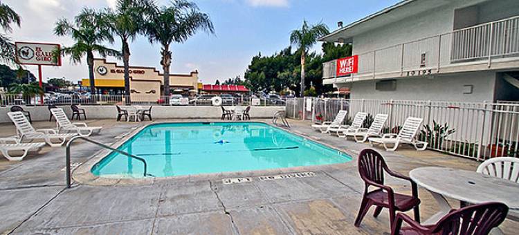 6号方塔纳汽车旅馆(Motel 6 Fontana, CA)图片