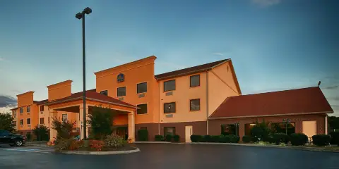 草莓貝斯特韋斯特優質套房酒店