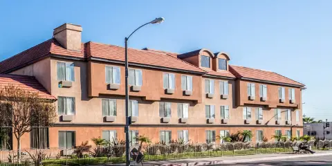 洛杉磯貝爾花園品質酒店及套房