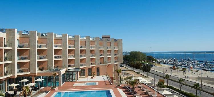 瑞尔玛丽娜滨海酒店(Real Marina Residence)图片