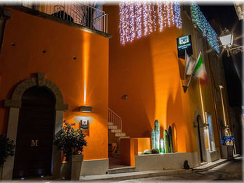 蒙特福特套房及水疗中心