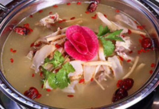 海兰竹荪山药火锅美食图片