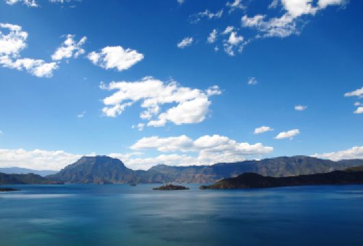 大理古城-泸沽湖一日游【约8点、14点发车，4.5小时直达】【云南专线拼车，拼车接送，时间会有浮动，赶时间，介意勿拍】