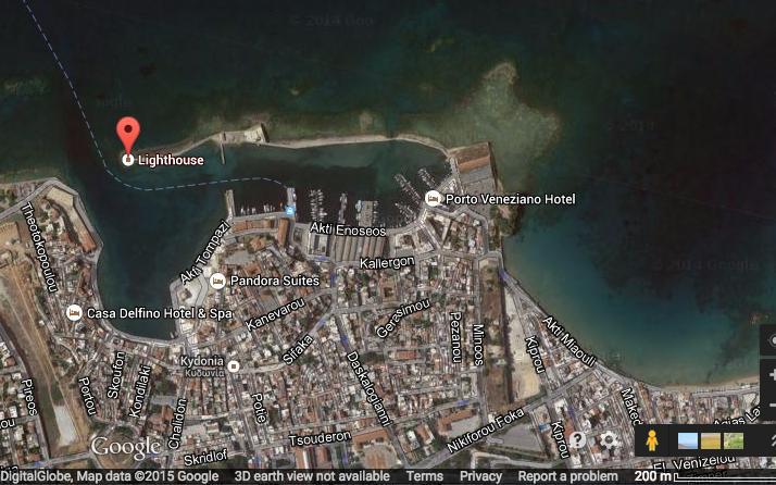 哈尼亚，弹丸之地，最主要的景点是灯塔，所有的小吃小店都在灯塔附近的海湾里，下面一张是谷歌卫星地图，红