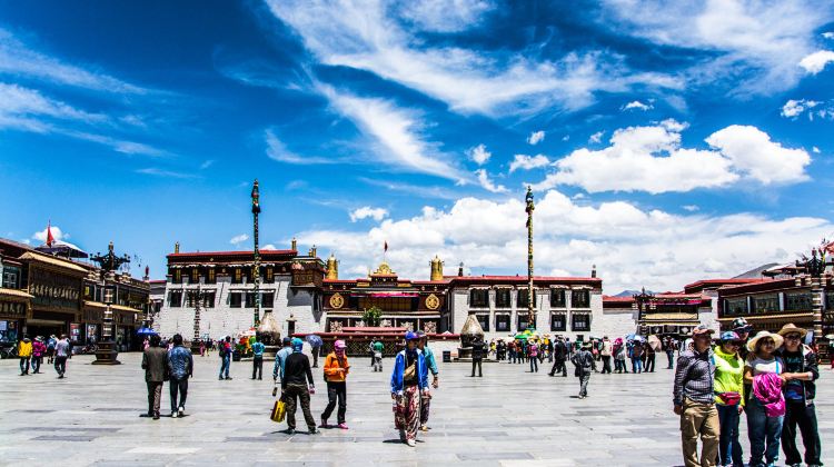 14-Day China Group Tours: Beijing, Tibet & Potala Palace, Chengdu, Shanghai