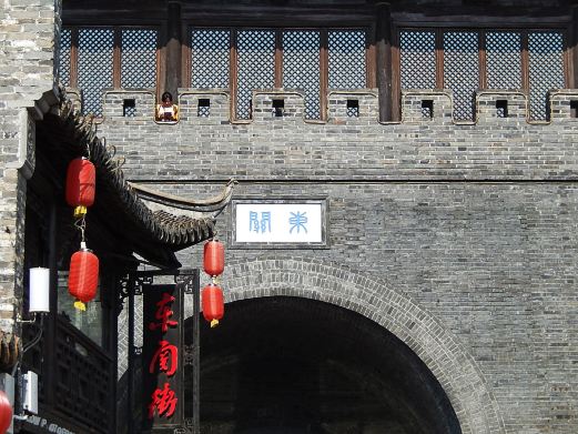 东门遗址