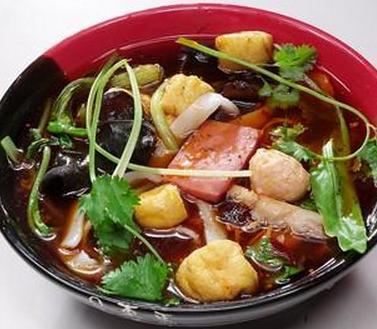 超越砂锅麻辣烫