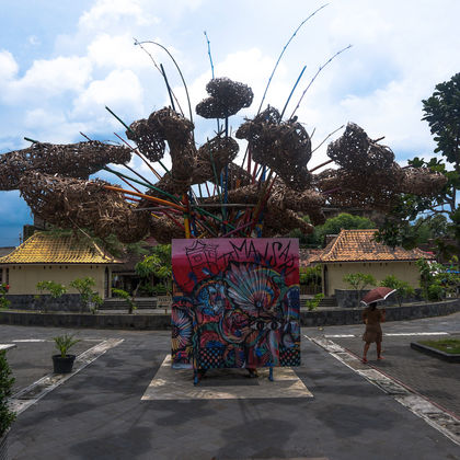 印度尼西亚日惹水宫+日惹苏丹皇宫+洛卡开心动物园+雀鸟市场一日游