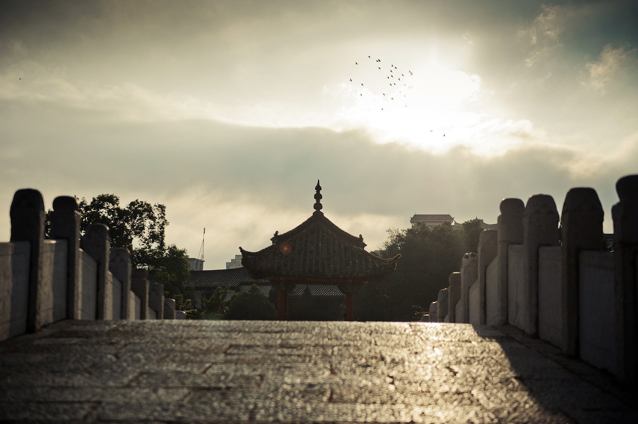 1-Day Jianshui Gems: Temples, Trains & Traditions