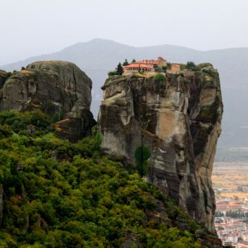 希腊雅典+德尔菲+卡兰巴卡+梅黛奥拉2日1晚私家团