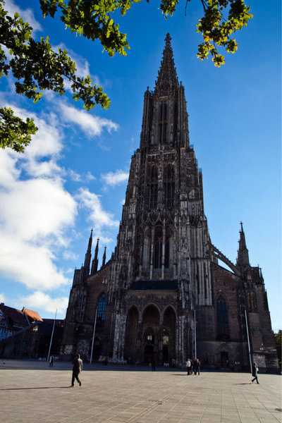 世界最高教堂所在地德国乌尔姆3 之后在向北，就到了乌尔姆大教堂 MUNSTER ULM,乌尔姆敏斯特