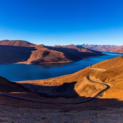 拉萨+日喀则+羊卓雍措+珠峰大本营9日6晚跟团游