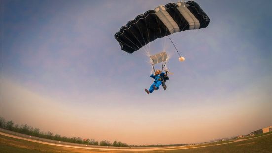 Tuofeng Skydiving