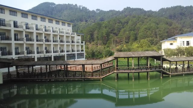 리궁(여궁) 윈야오구(운요곡) 온천