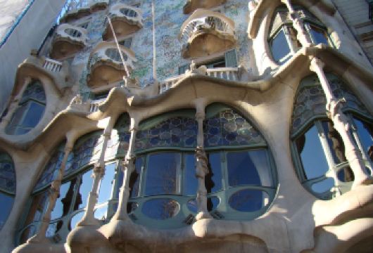 西班牙巴塞罗那--三件套+哥特区+圣保罗医院【包车/讲解】【精品日游，深度体验伊比利亚风情】