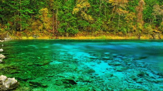 五彩池